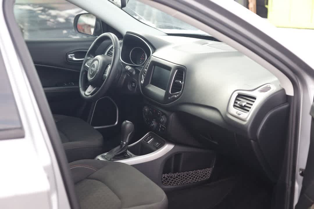 Thumbnail: 2018 Jeep Compass - 18