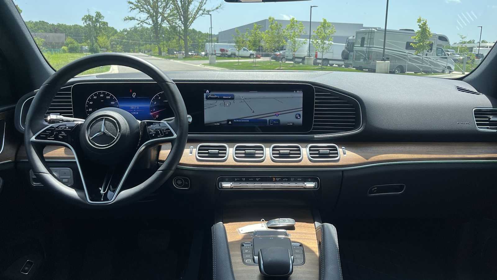 Thumbnail: 2025 Mercedes-Benz GLE - 28