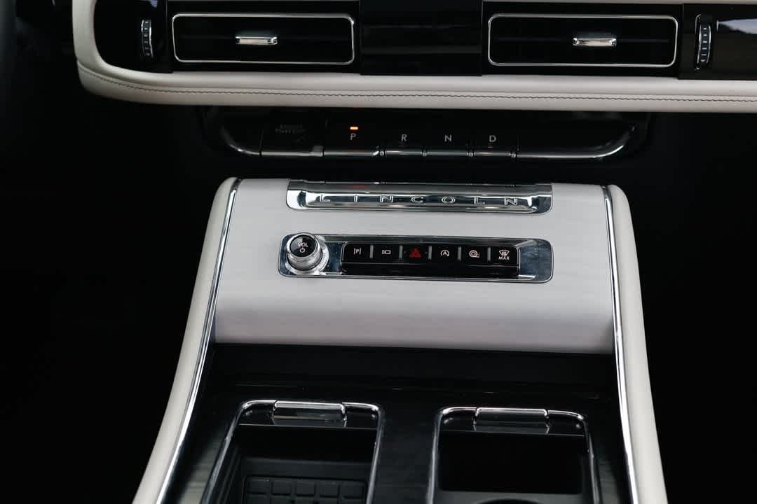 Thumbnail: 2025 Lincoln Aviator - 23