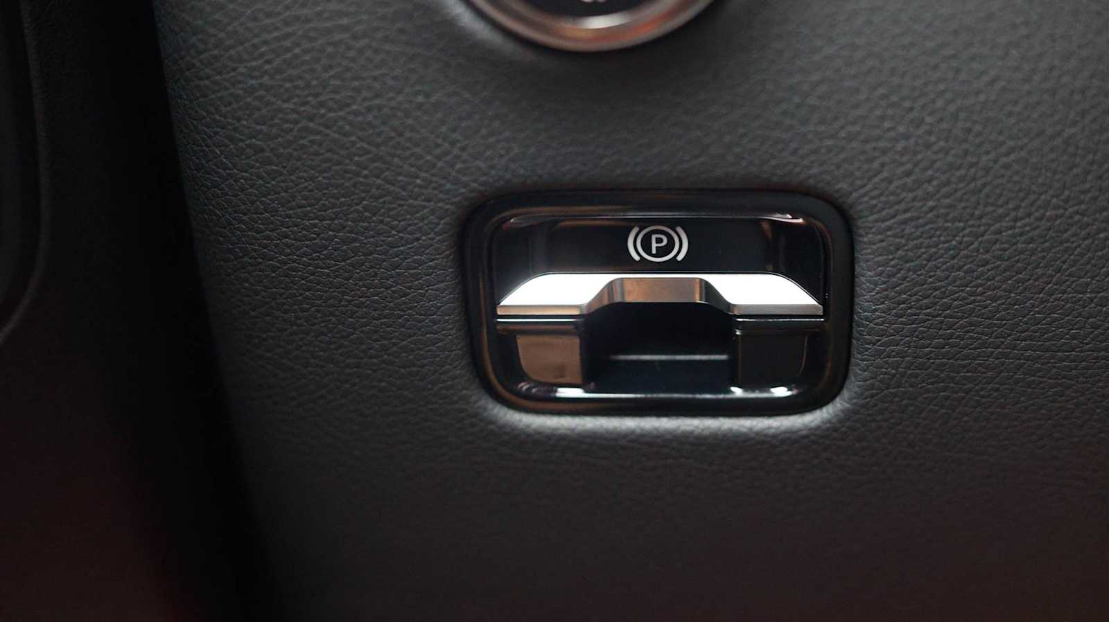 Thumbnail: 2026 Mercedes-Benz GLC - 36