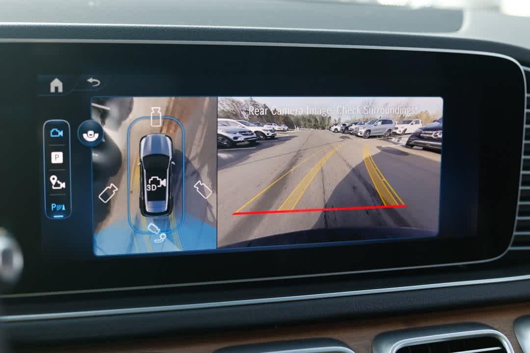 Thumbnail: 2026 Mercedes-Benz GLE - 30