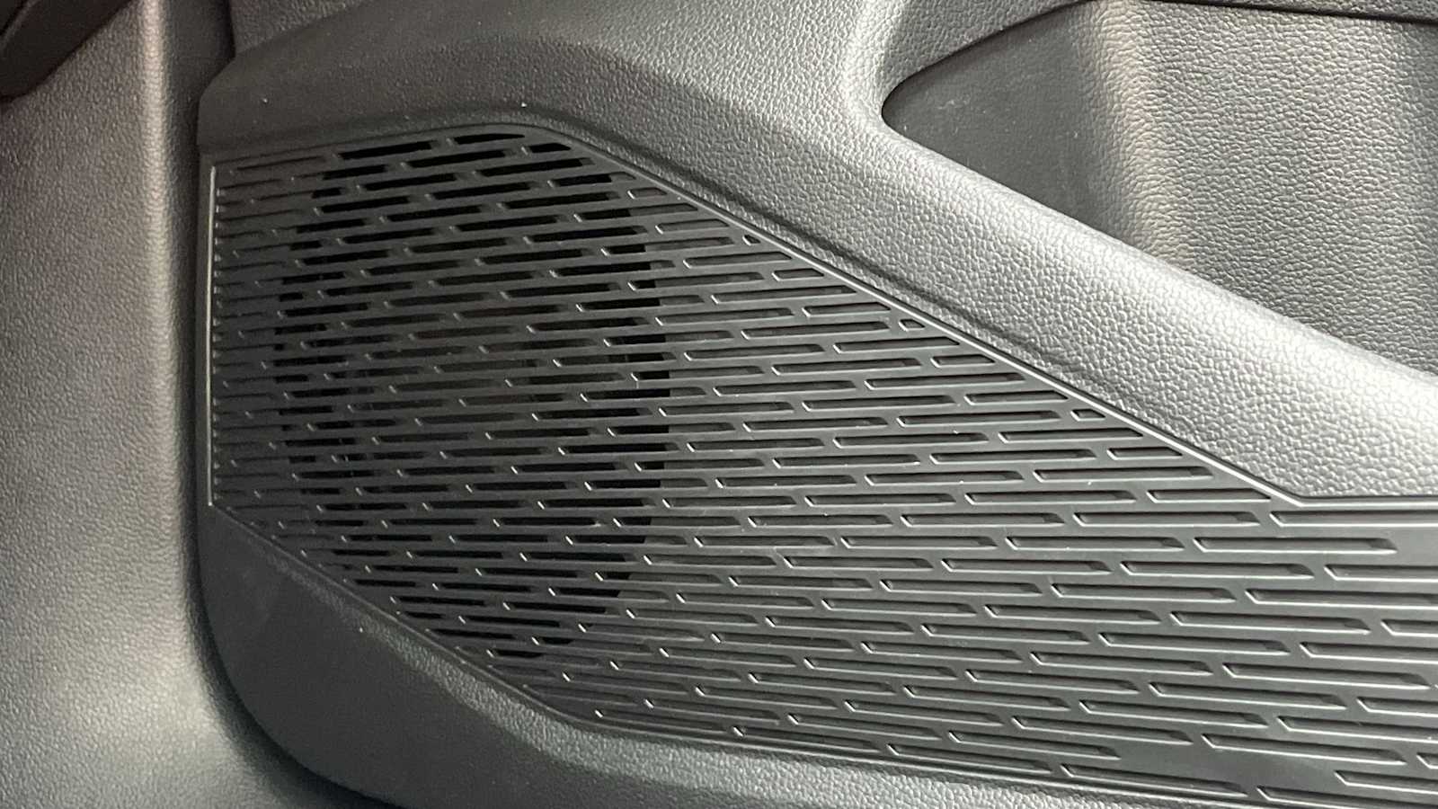 Thumbnail: 2023 Volkswagen Jetta - 44