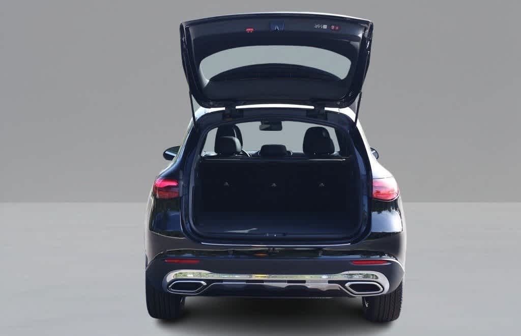 Thumbnail: 2026 Mercedes-Benz GLC - 9