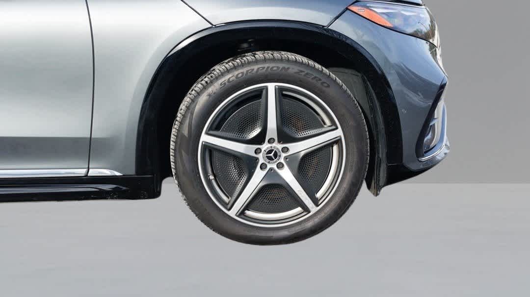 Thumbnail: 2023 Mercedes-Benz EQS - 9