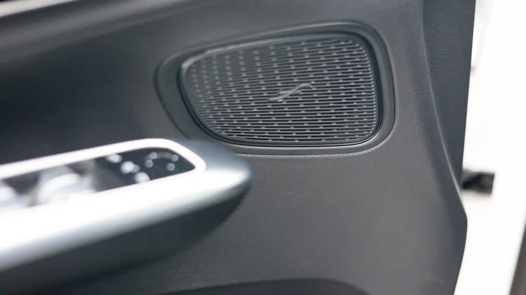 Thumbnail: 2025 Mercedes-Benz GLC - 33