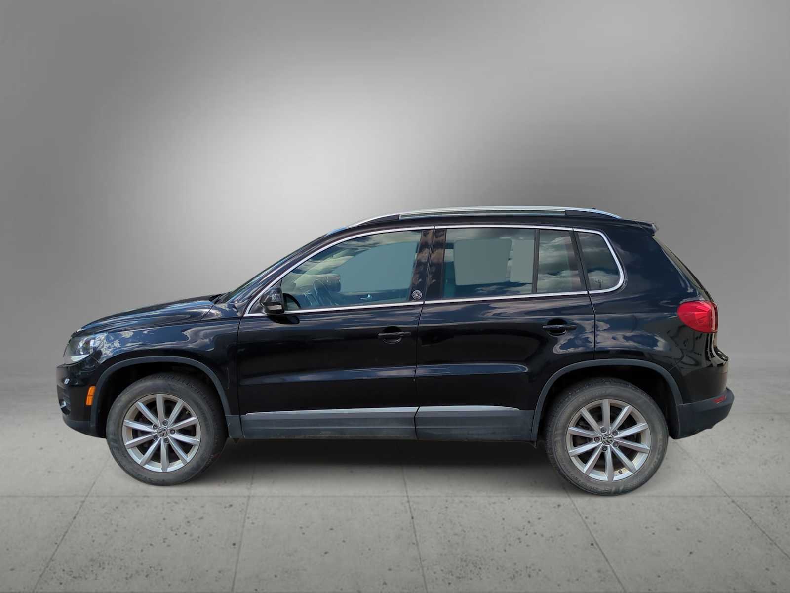 Thumbnail: 2017 Volkswagen Tiguan - 5
