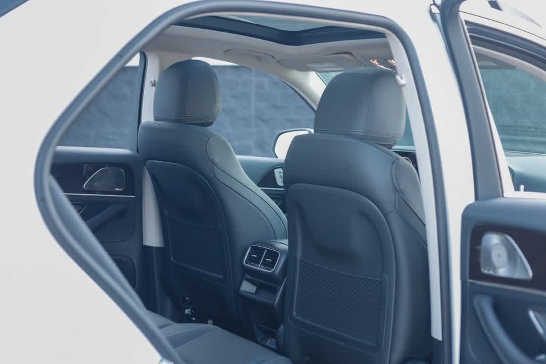 Thumbnail: 2026 Mercedes-Benz GLE - 15