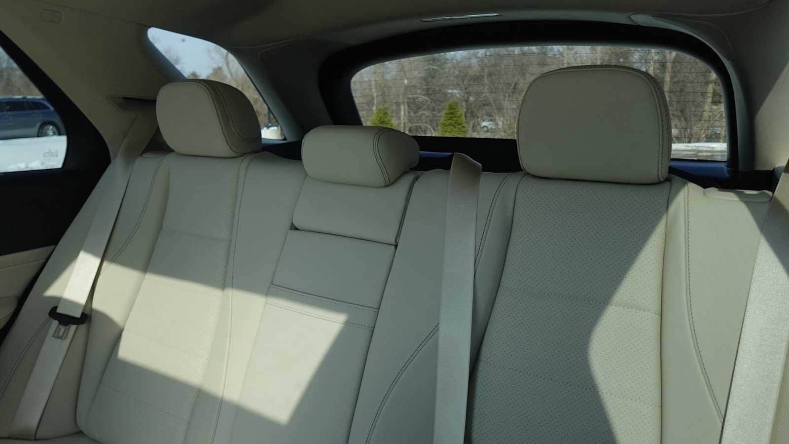 Thumbnail: 2026 Mercedes-Benz GLE - 26