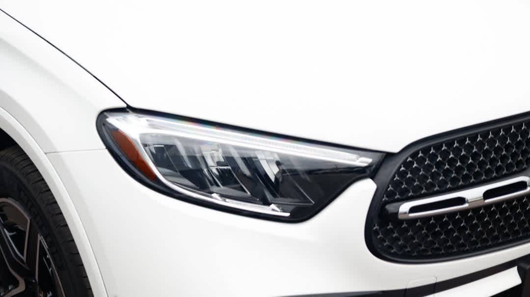 Thumbnail: 2025 Mercedes-Benz GLC - 11