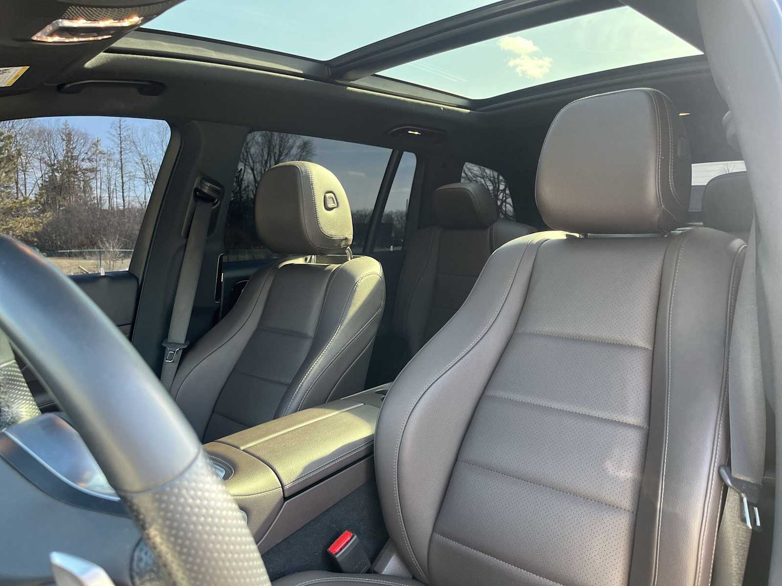 Thumbnail: 2022 Mercedes-Benz GLS - 21