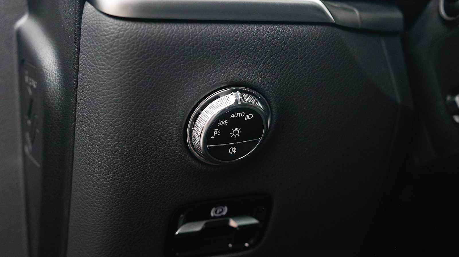 Thumbnail: 2026 Mercedes-Benz GLC - 33