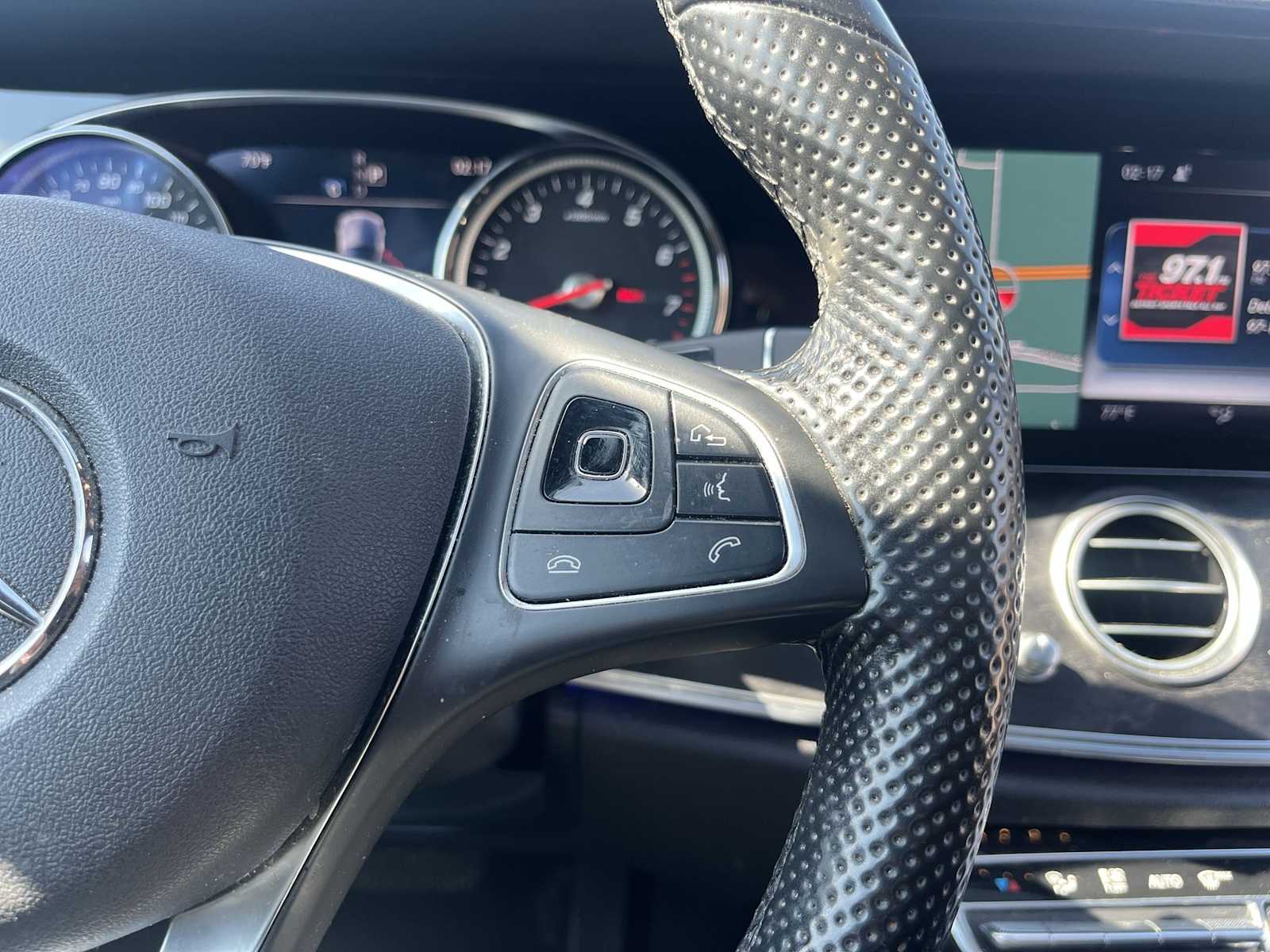 Thumbnail: 2017 Mercedes-Benz E-Class - 28