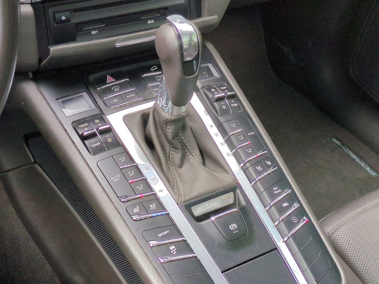 Thumbnail: 2018 Porsche Macan - 35