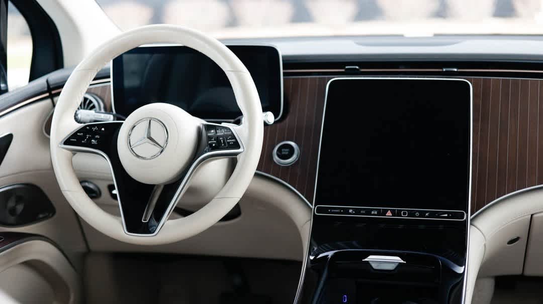 Thumbnail: 2023 Mercedes-Benz EQS - 10