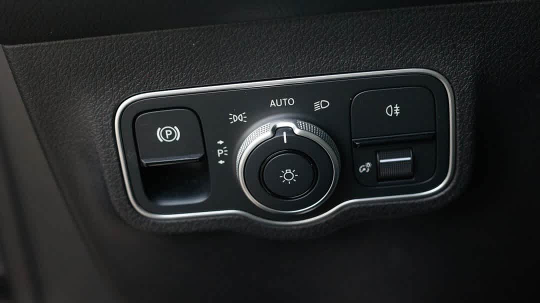 Thumbnail: 2023 Mercedes-Benz EQB - 38