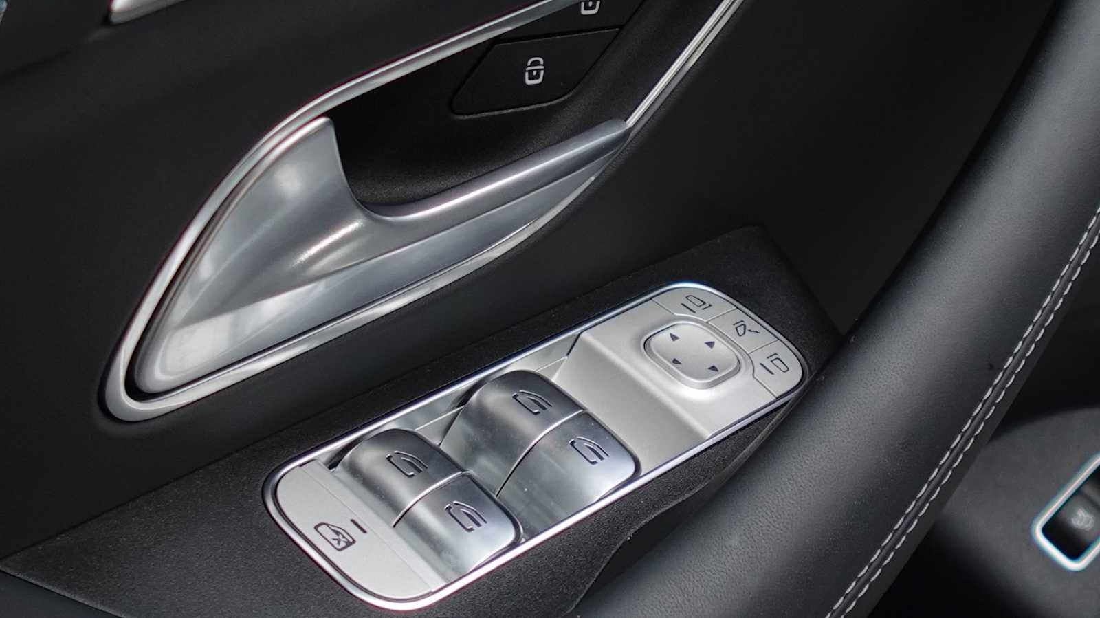 Thumbnail: 2025 Mercedes-Benz GL-Class - 26