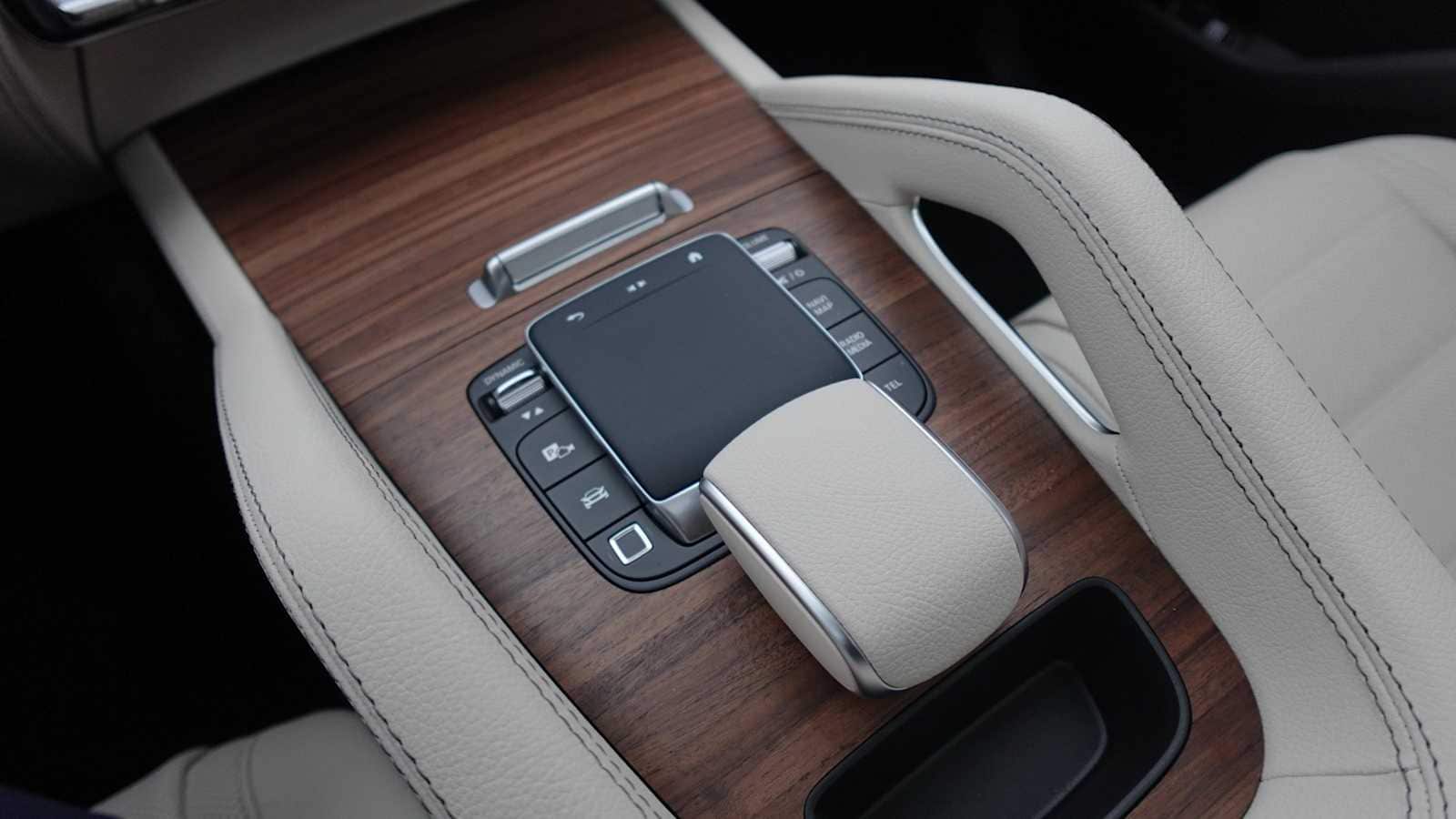 Thumbnail: 2026 Mercedes-Benz GLE - 45