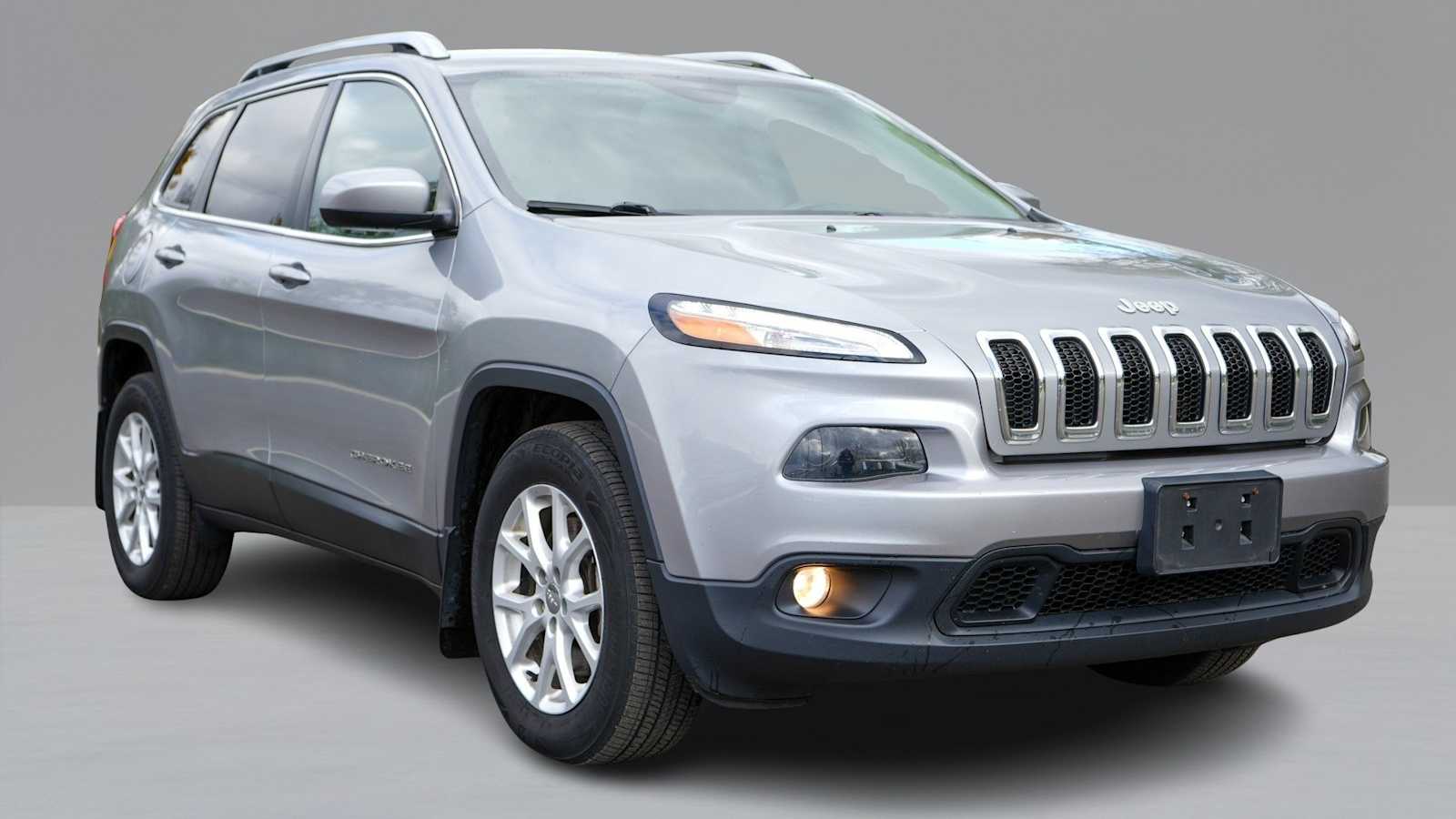 Thumbnail: 2016 Jeep Cherokee - 3