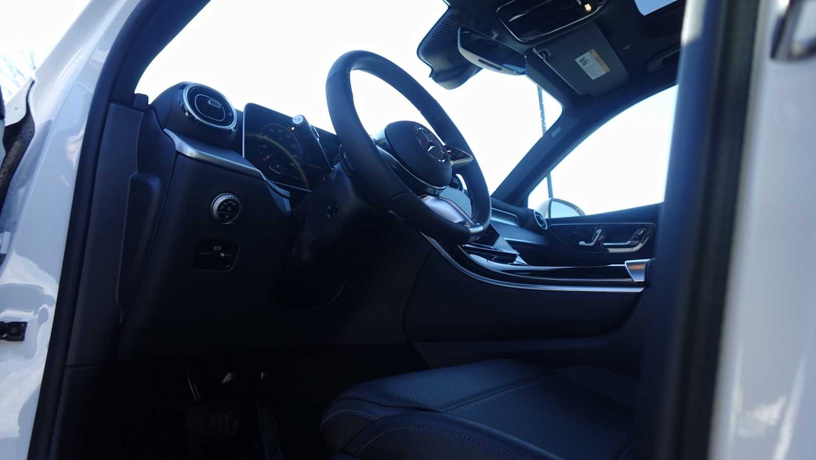 Thumbnail: 2026 Mercedes-Benz GLC - 25