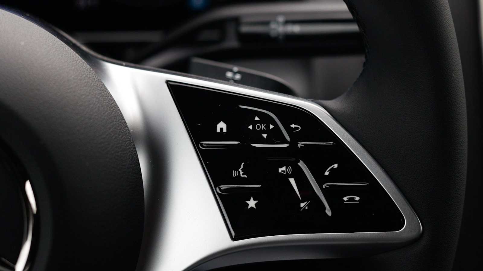 Thumbnail: 2026 Mercedes-Benz GLC - 26