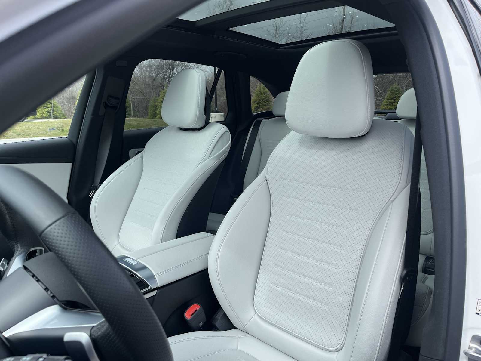 Thumbnail: 2026 Mercedes-Benz GLC - 22