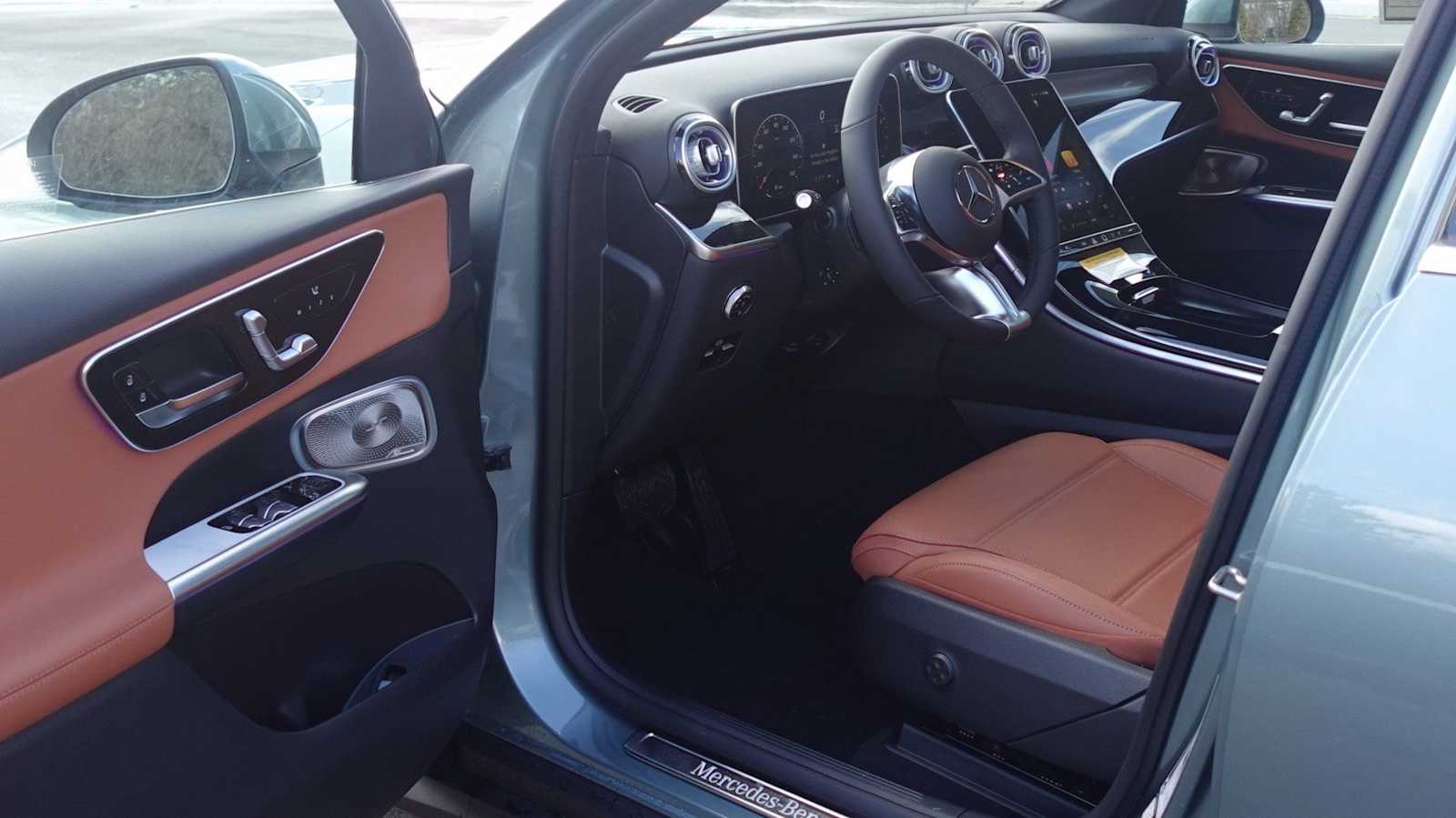 Thumbnail: 2026 Mercedes-Benz GLC - 23
