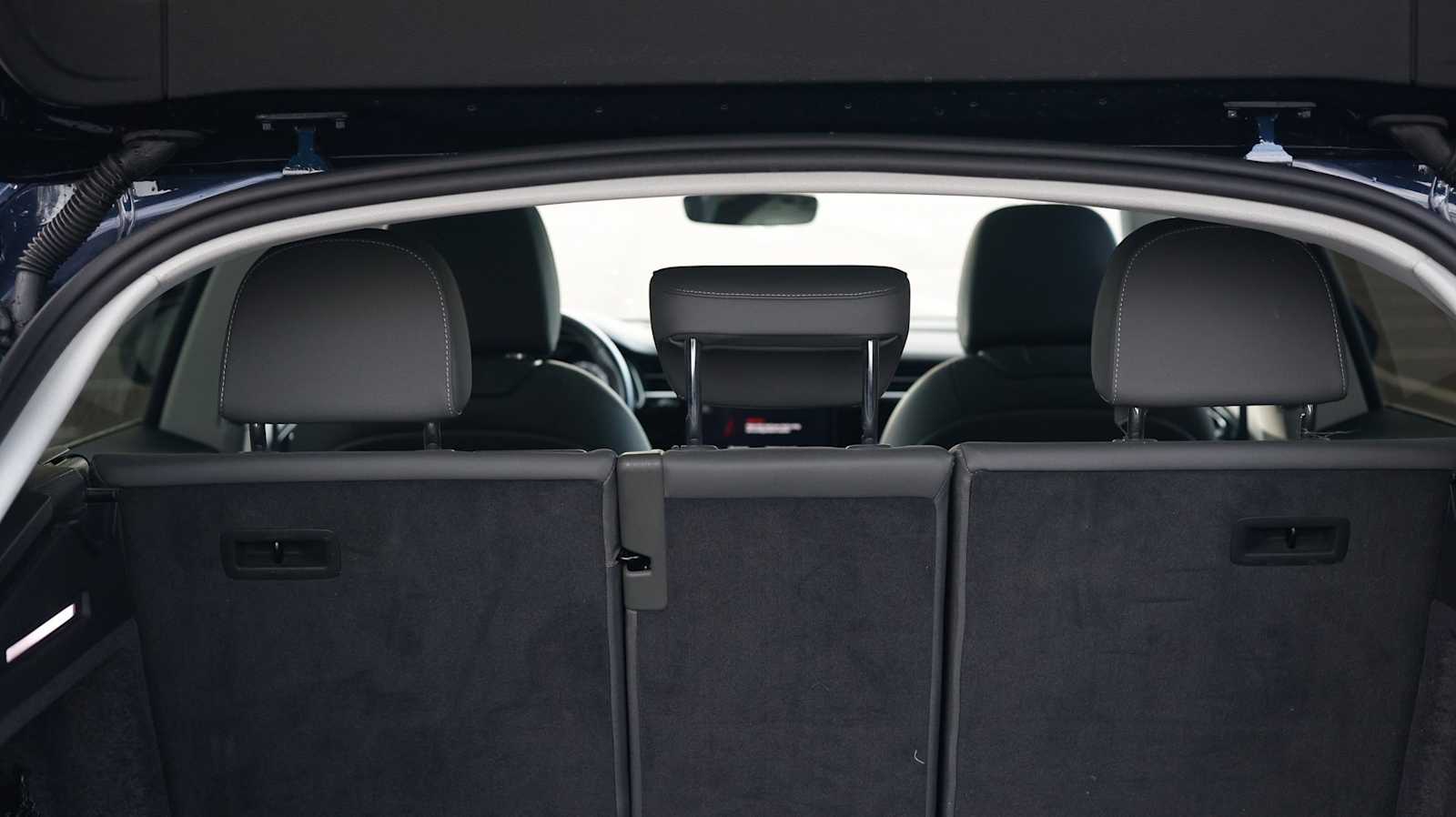 Thumbnail: 2023 Audi Q8 - 26