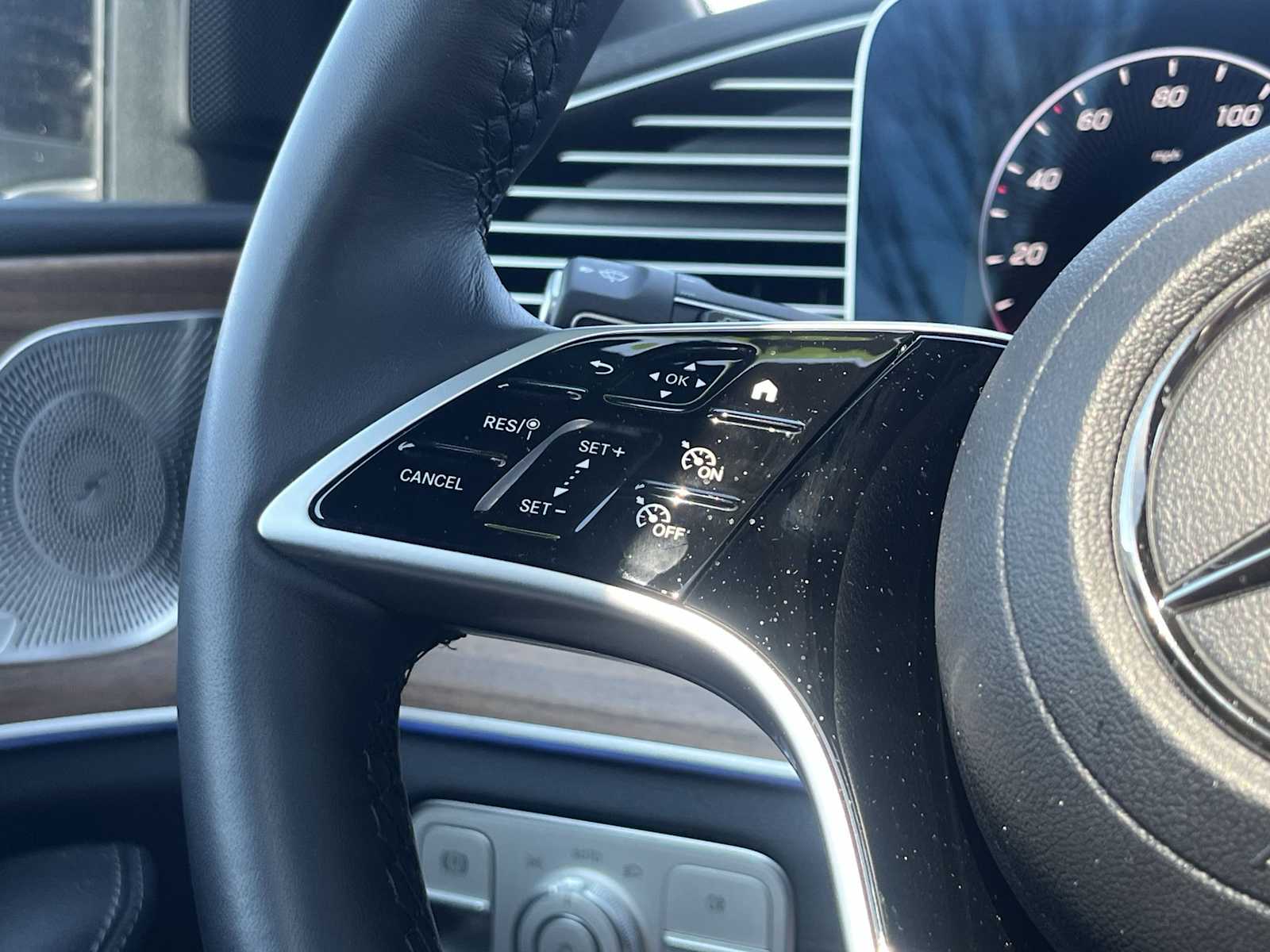 Thumbnail: 2026 Mercedes-Benz GLE - 38