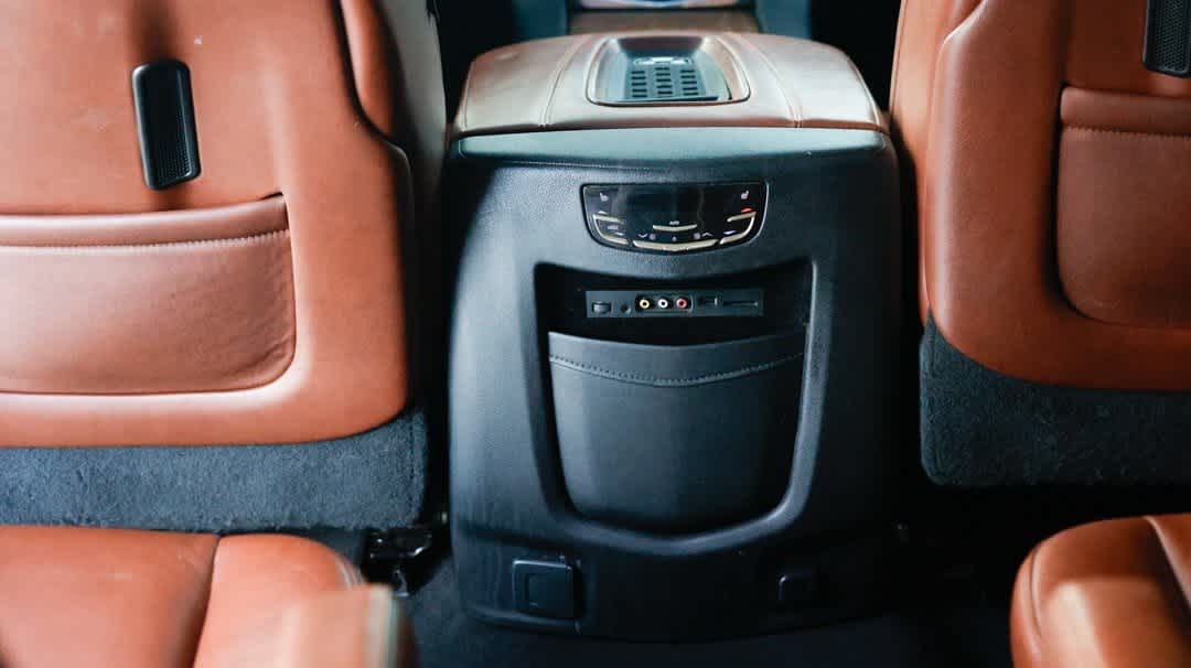 Thumbnail: 2016 Cadillac Escalade - 33