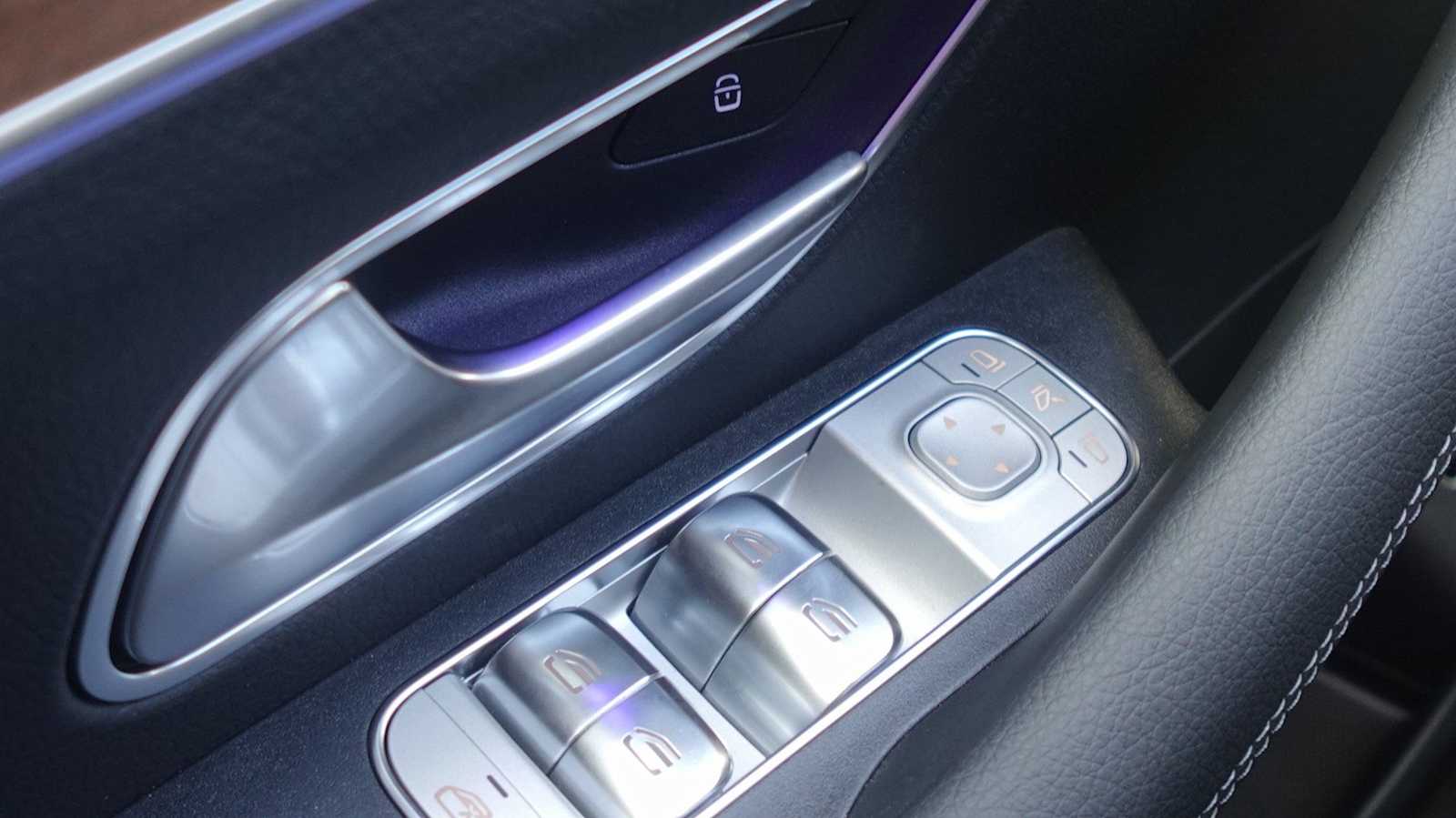 Thumbnail: 2026 Mercedes-Benz GLE - 41