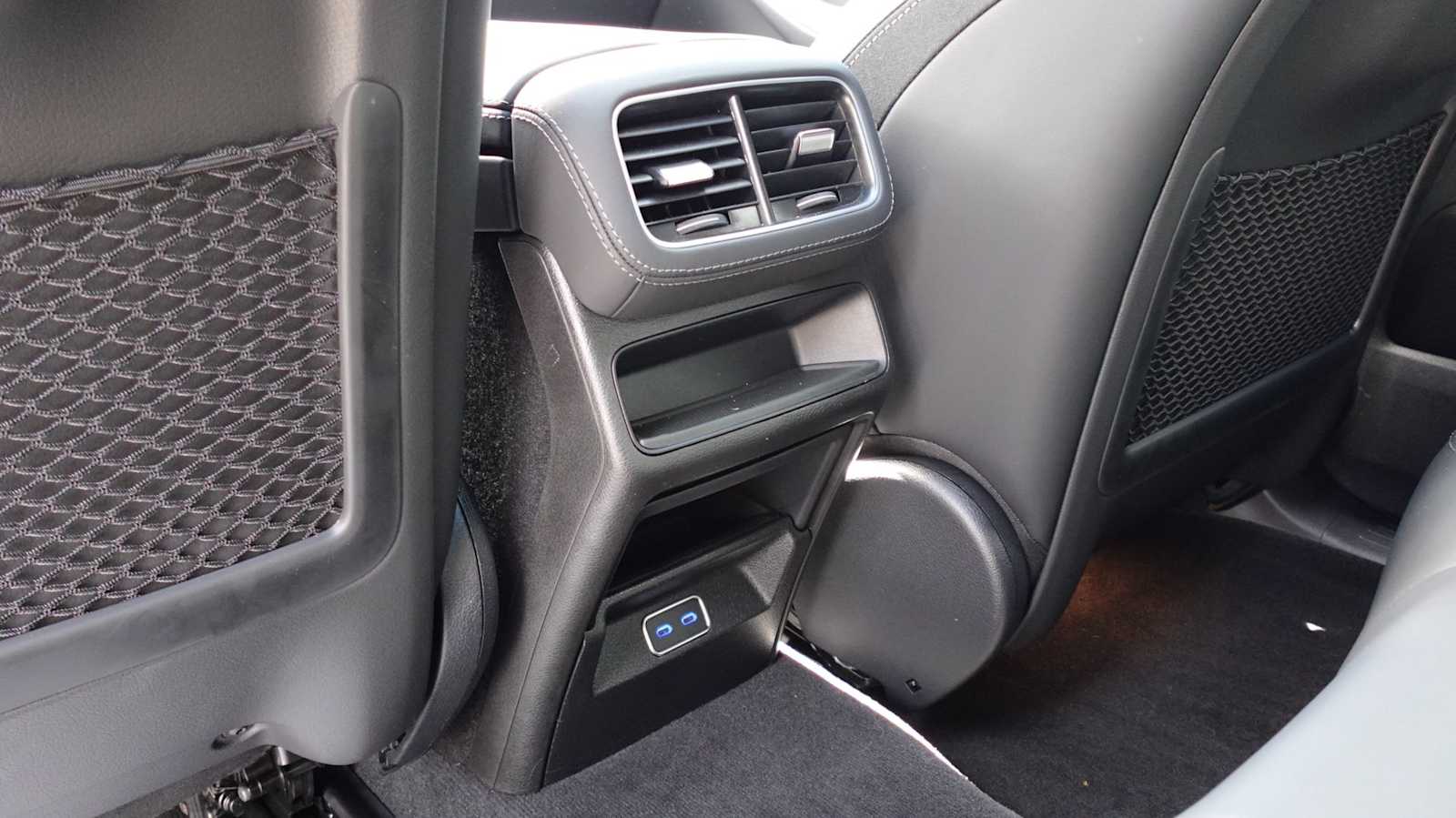 Thumbnail: 2025 Mercedes-Benz GL-Class - 48