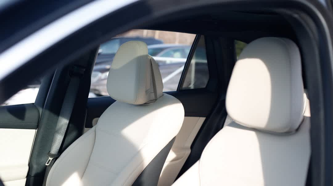 Thumbnail: 2024 Mercedes-Benz GLC - 10