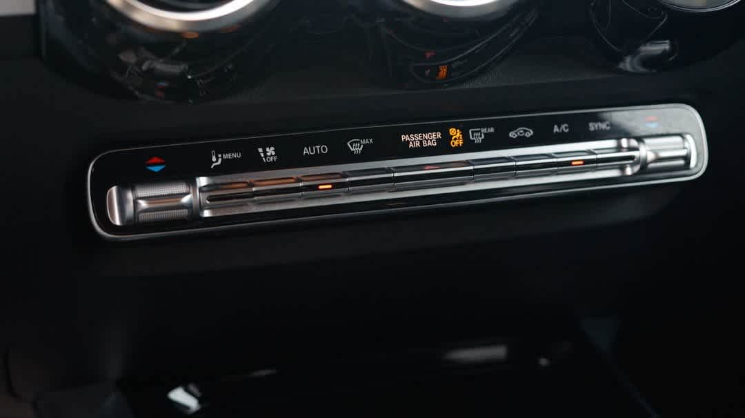 Thumbnail: 2022 Mercedes-Benz GLB - 31