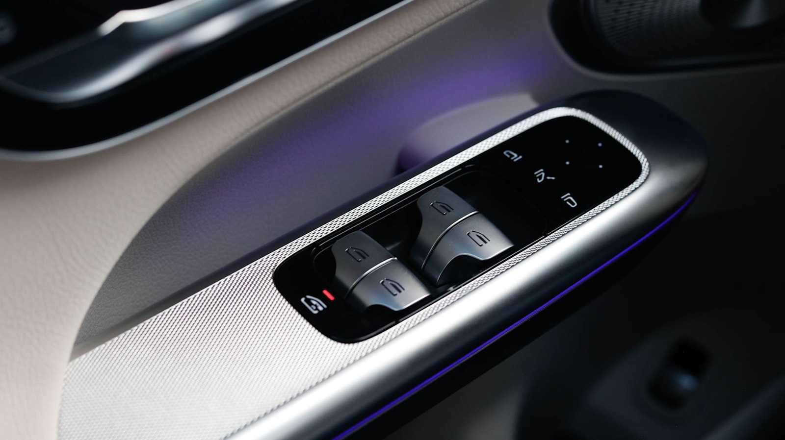 Thumbnail: 2026 Mercedes-Benz GLC - 42