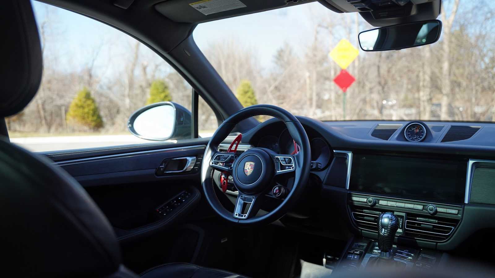 Thumbnail: 2021 Porsche Macan - 12