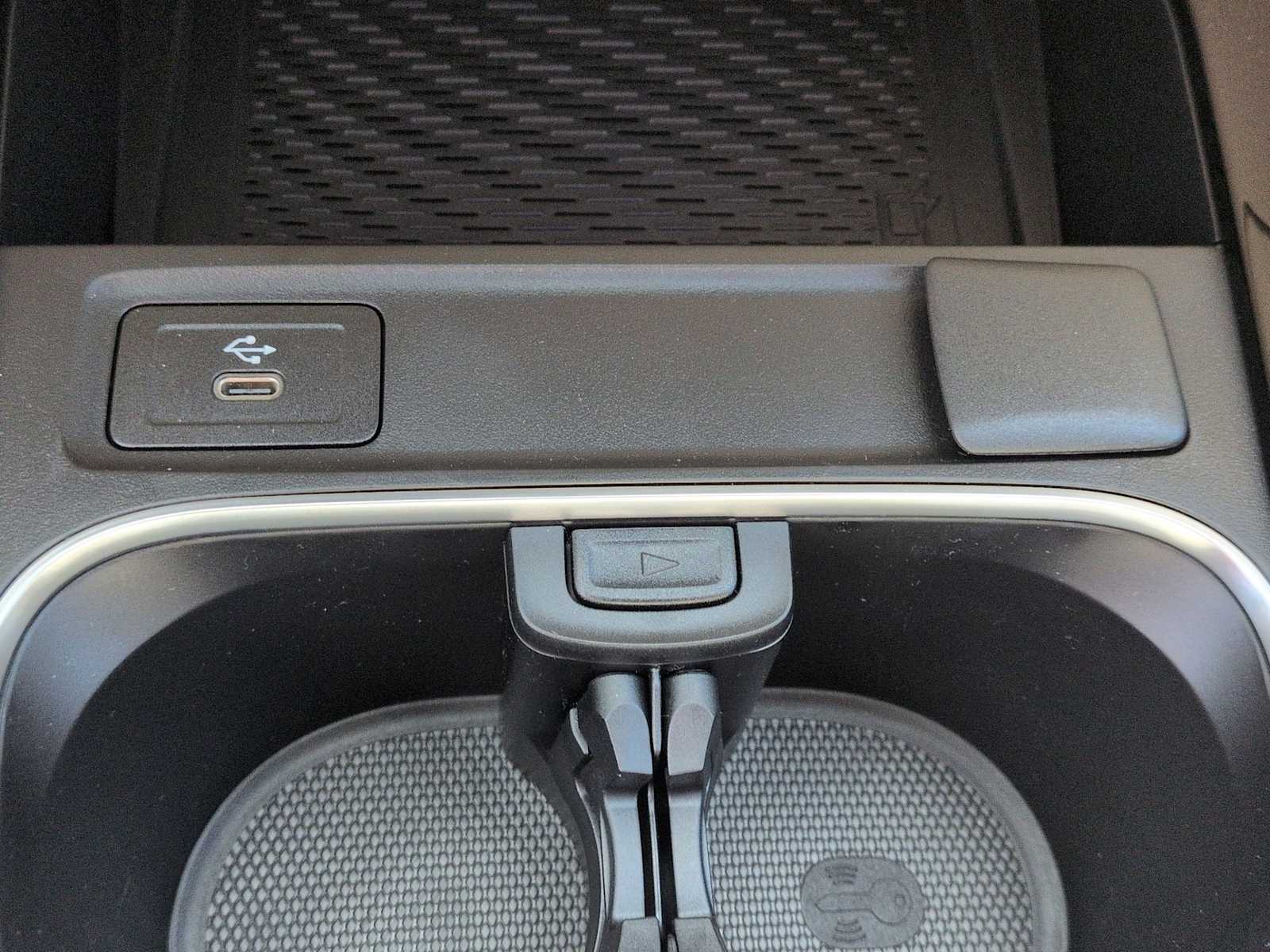 Thumbnail: 2026 Mercedes-Benz GLA - 32