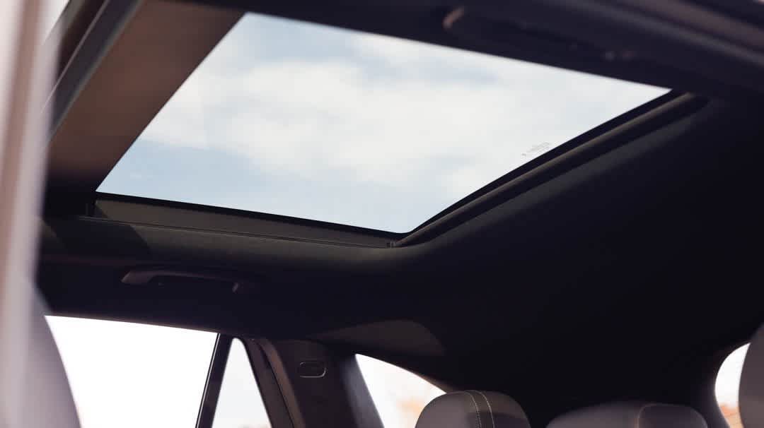 Thumbnail: 2023 Mercedes-Benz GLC - 23