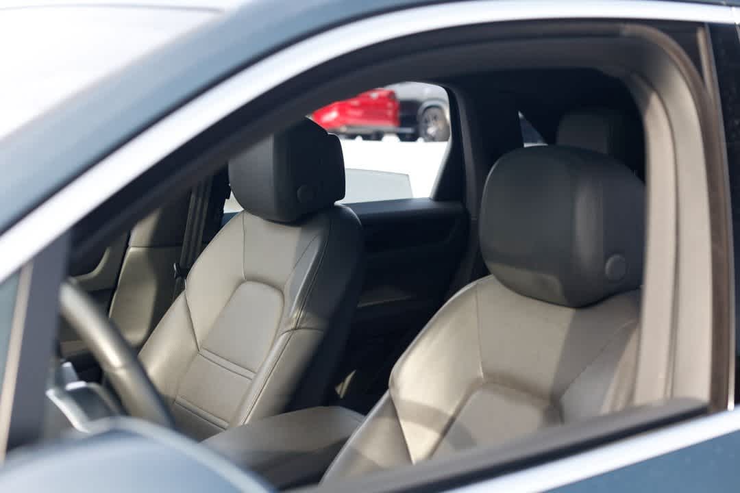 Thumbnail: 2020 Porsche Cayenne - 14