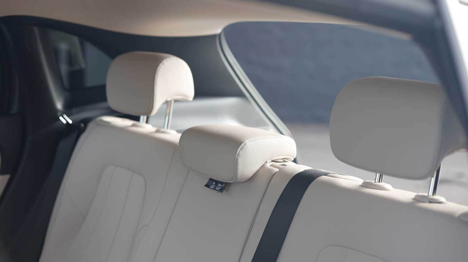 Thumbnail: 2022 Mercedes-Benz GLA - 30