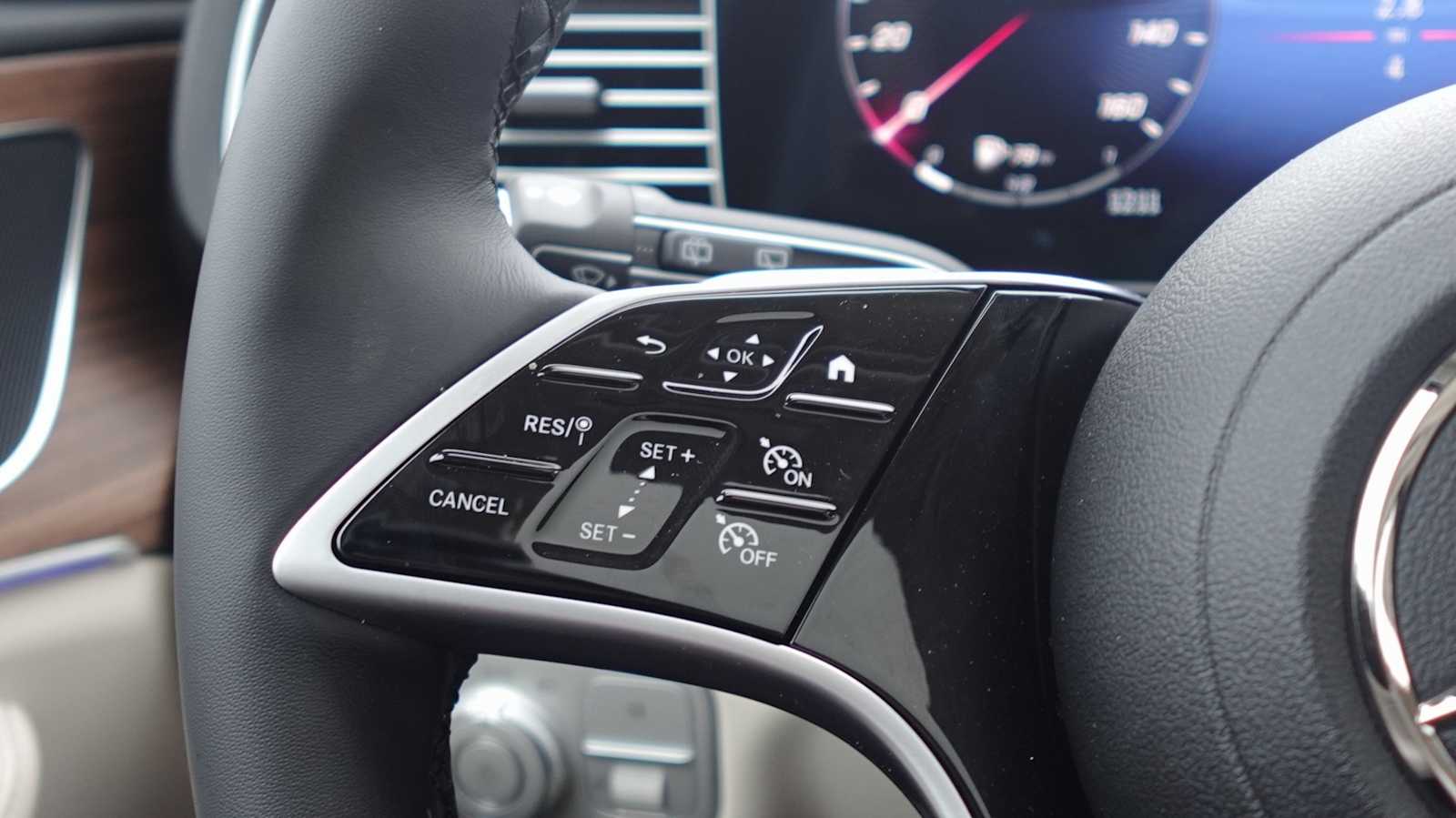 Thumbnail: 2026 Mercedes-Benz GLE - 28