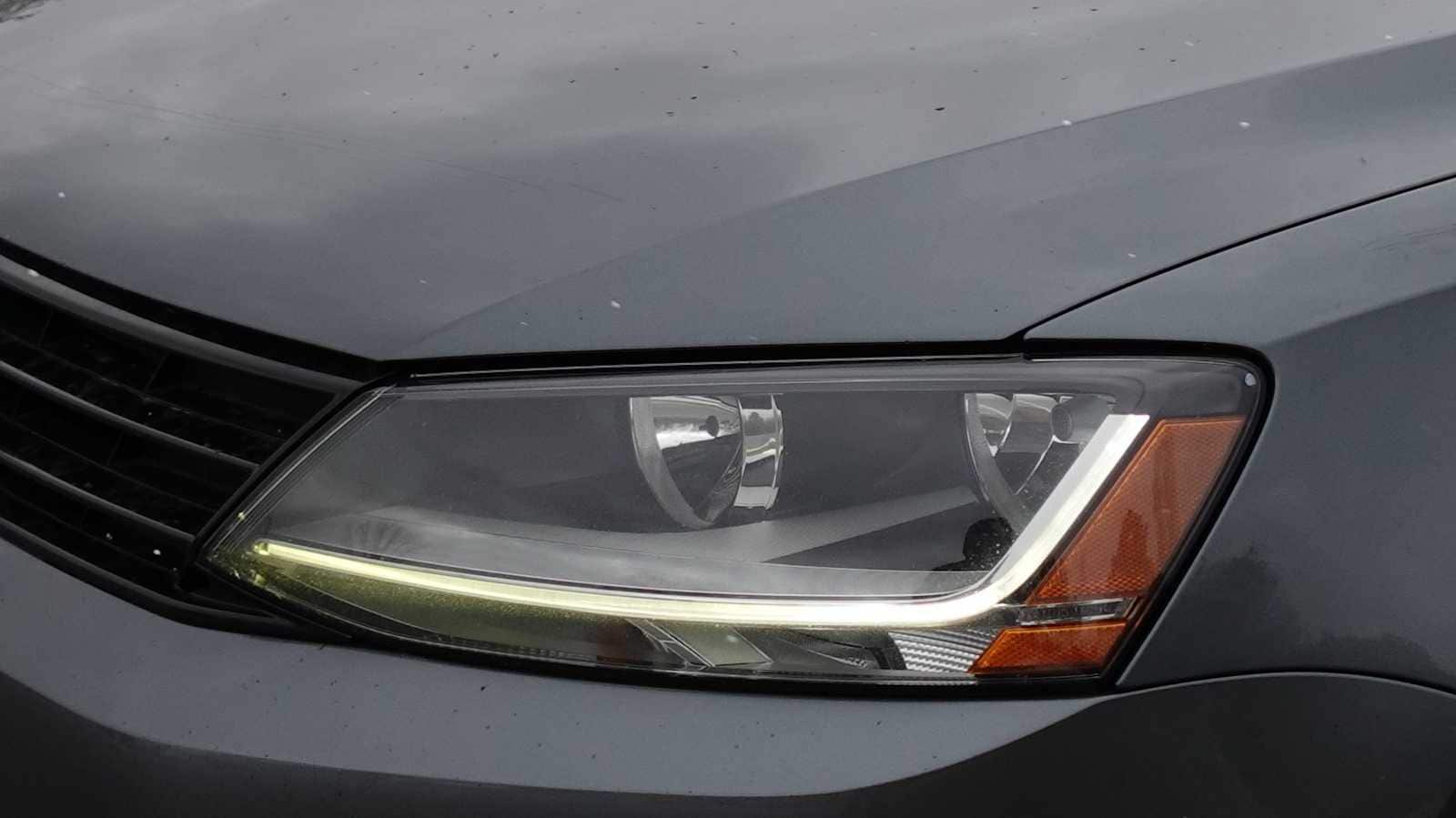 Thumbnail: 2018 Volkswagen Jetta - 13