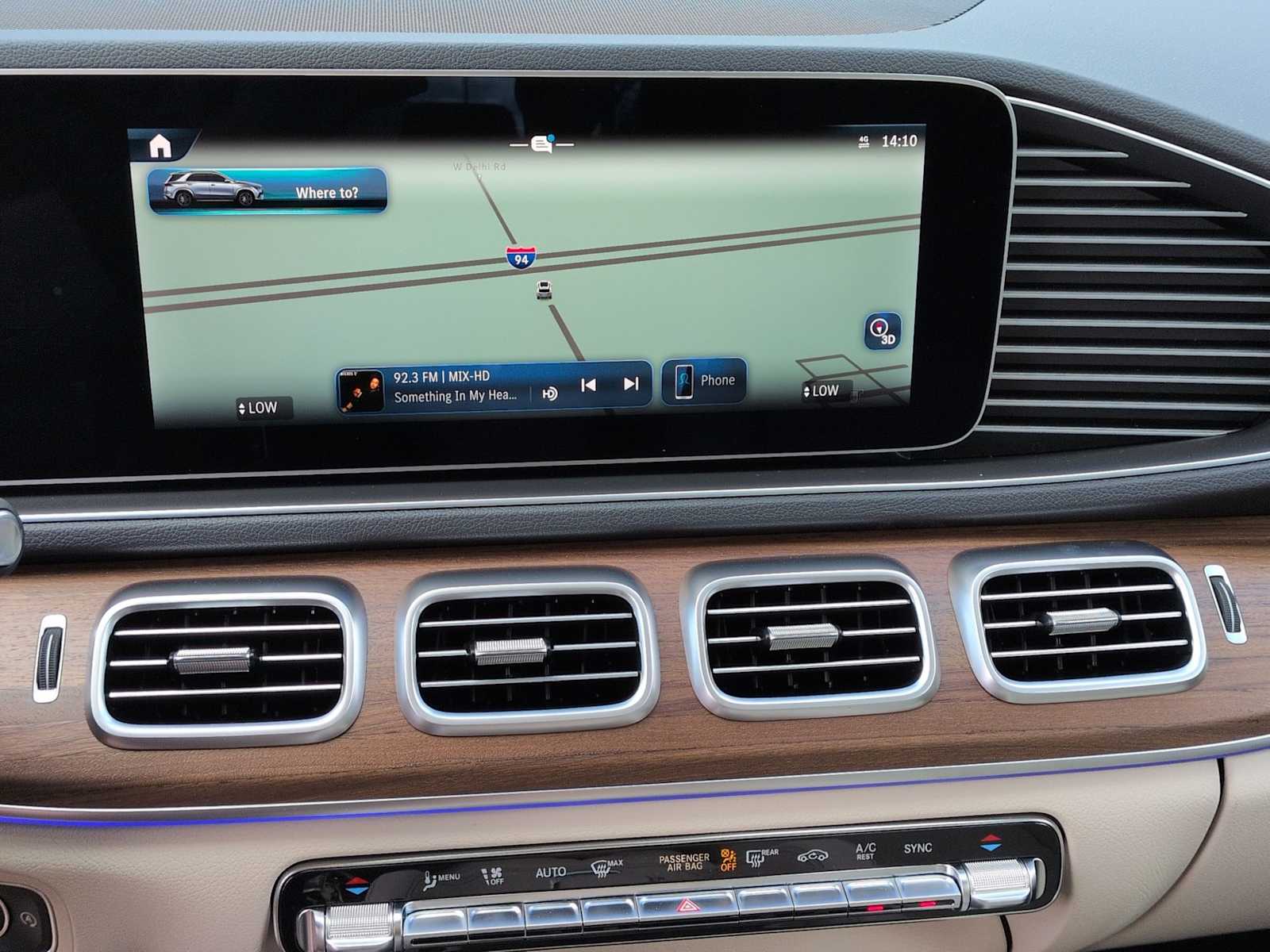 Thumbnail: 2026 Mercedes-Benz GLE - 30