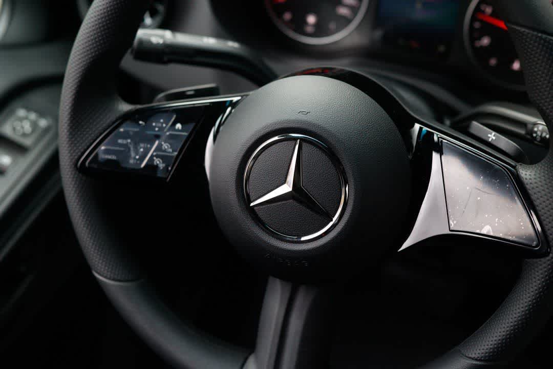 Thumbnail: 2025 Mercedes-Benz Sprinter - 21