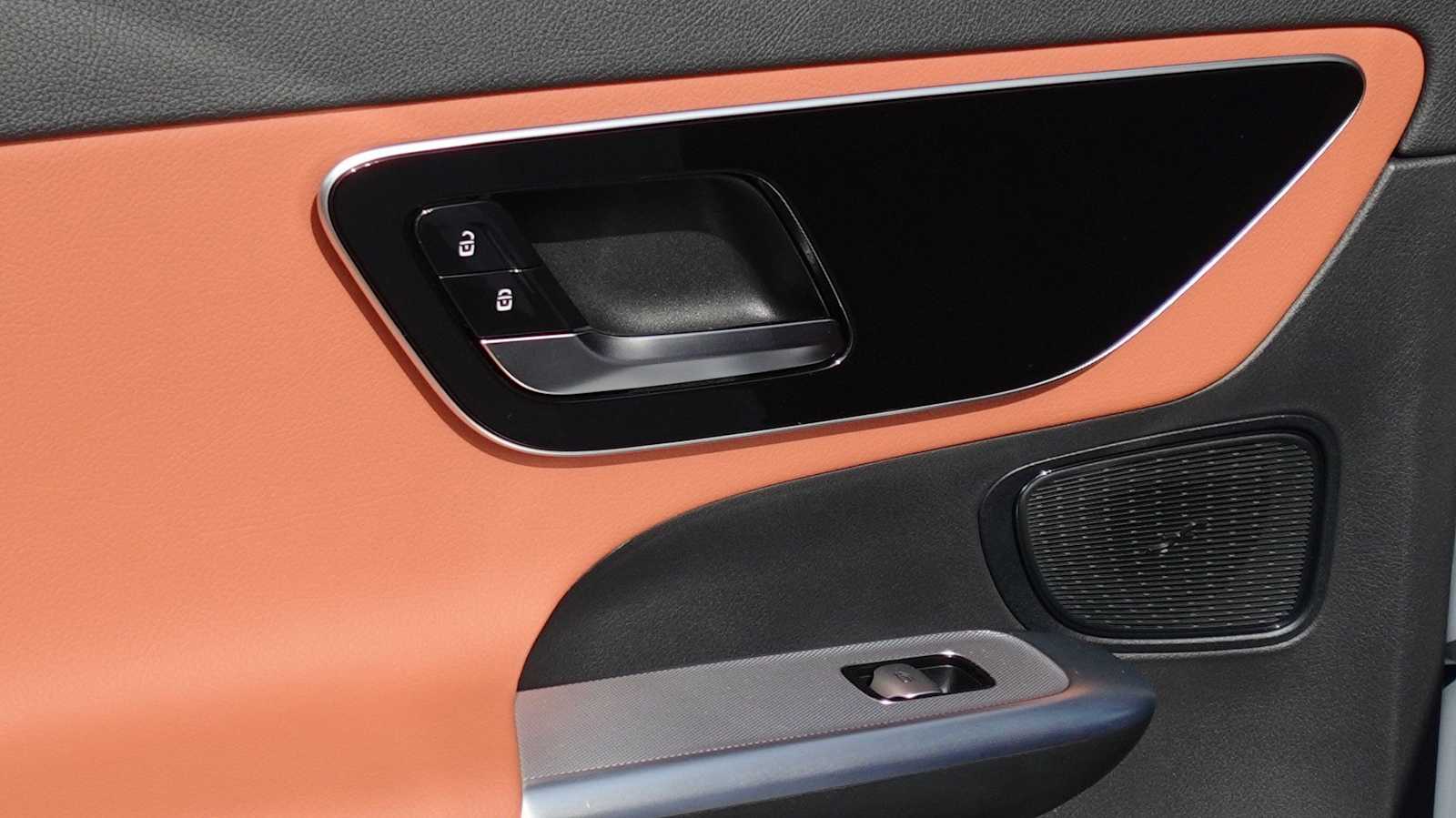 Thumbnail: 2026 Mercedes-Benz GLC - 41