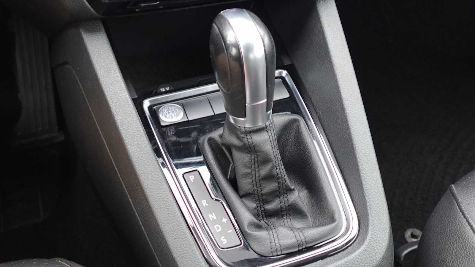 Thumbnail: 2018 Volkswagen Jetta - 32