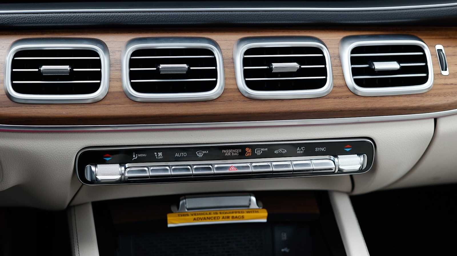 Thumbnail: 2025 Mercedes-Benz GLE - 25