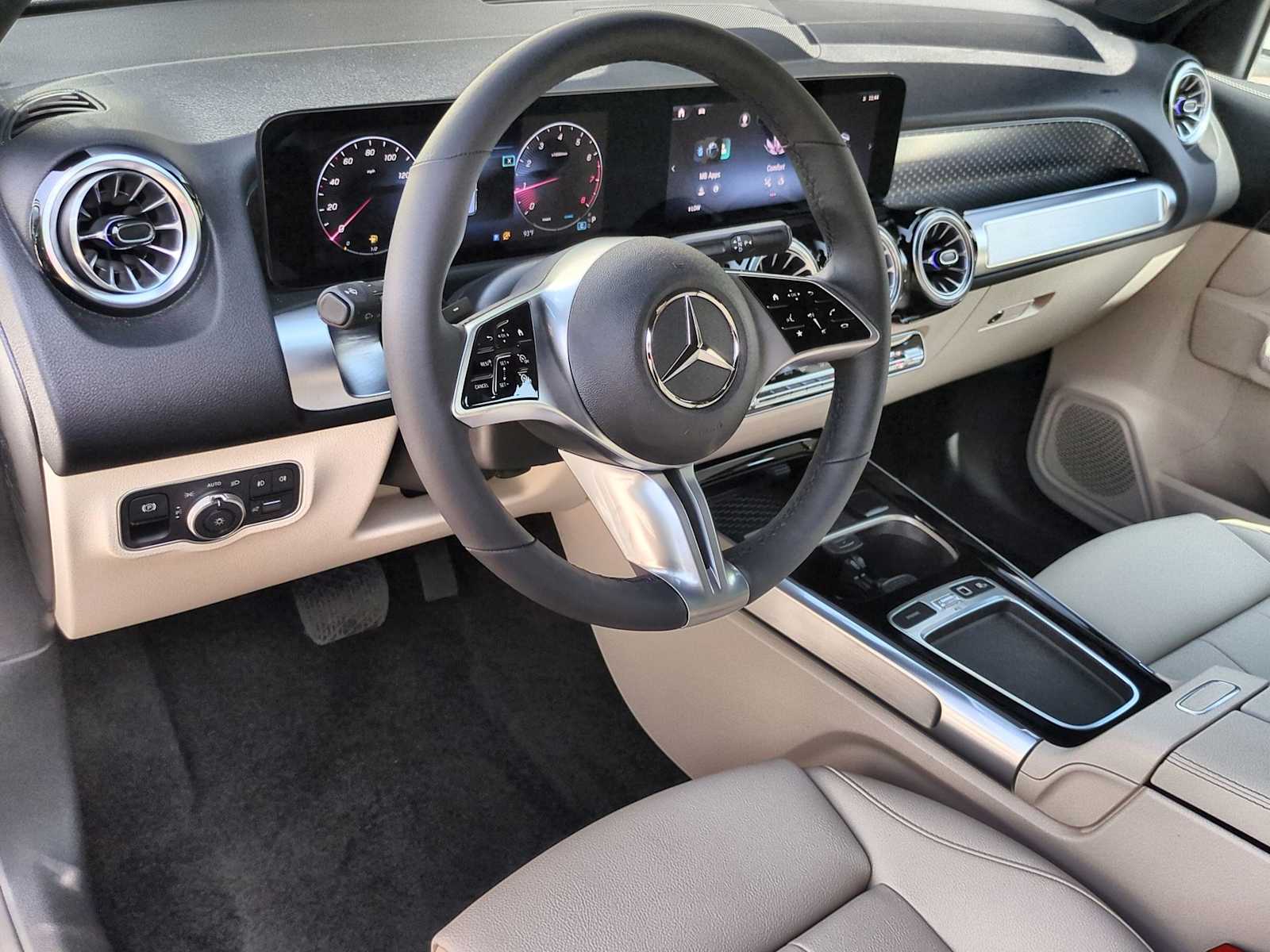 Thumbnail: 2025 Mercedes-Benz GLB - 10