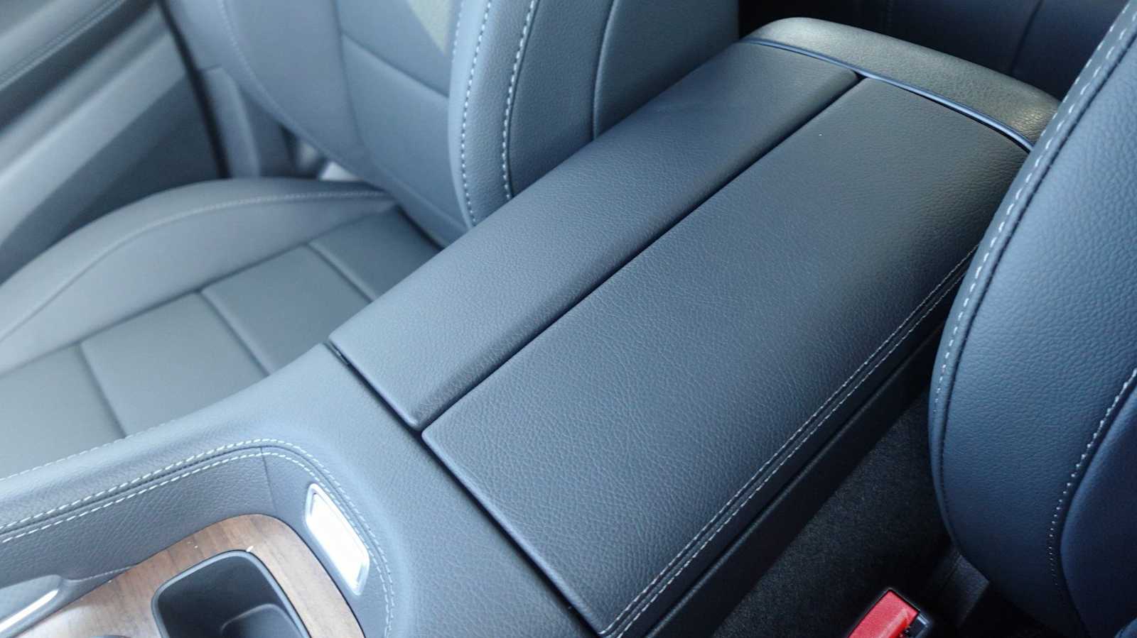 Thumbnail: 2026 Mercedes-Benz GLE - 36