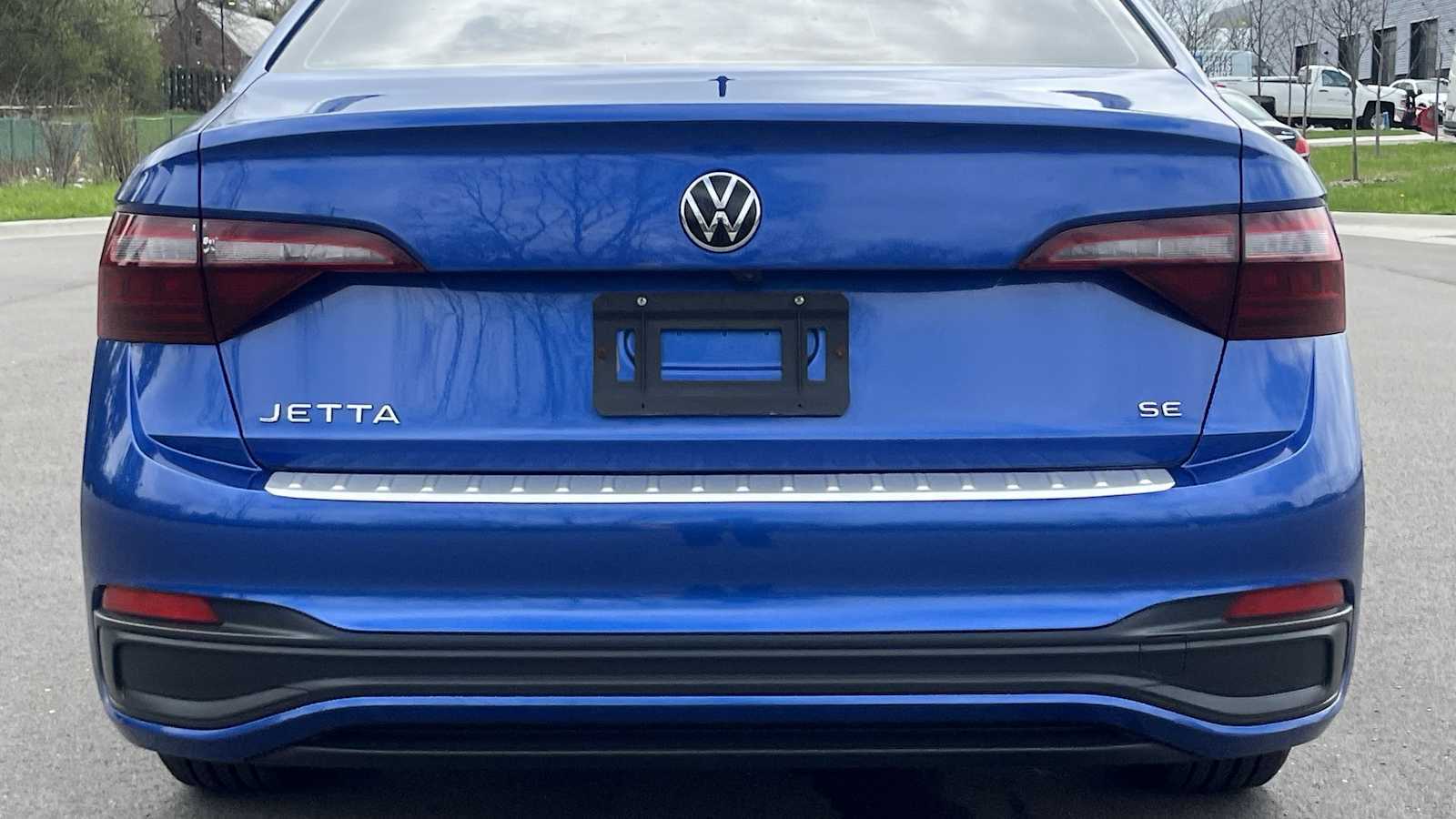 Thumbnail: 2023 Volkswagen Jetta - 18