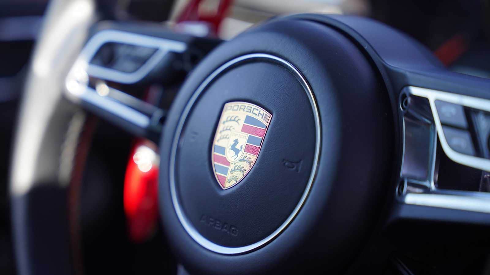 Thumbnail: 2021 Porsche Macan - 21